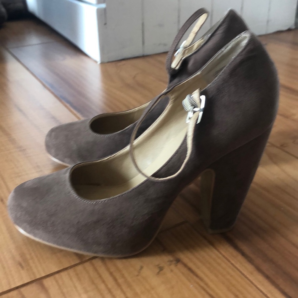 Close toed suede Mary Jane heels